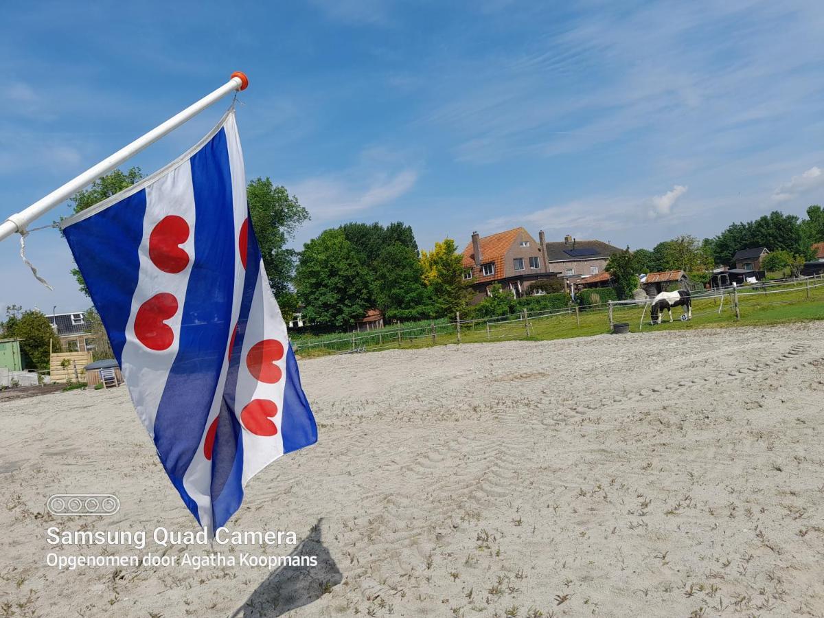 Hotel De Huifkar, Trekkershut Bij Sneek Hommerts Exterior foto